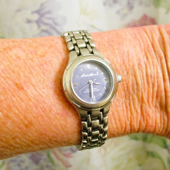 EDDIE BAUER Classic Dress Bracelet Watch ~ VINTAGE Quartz Silver Burgundy Watch - Picture 2 of 13